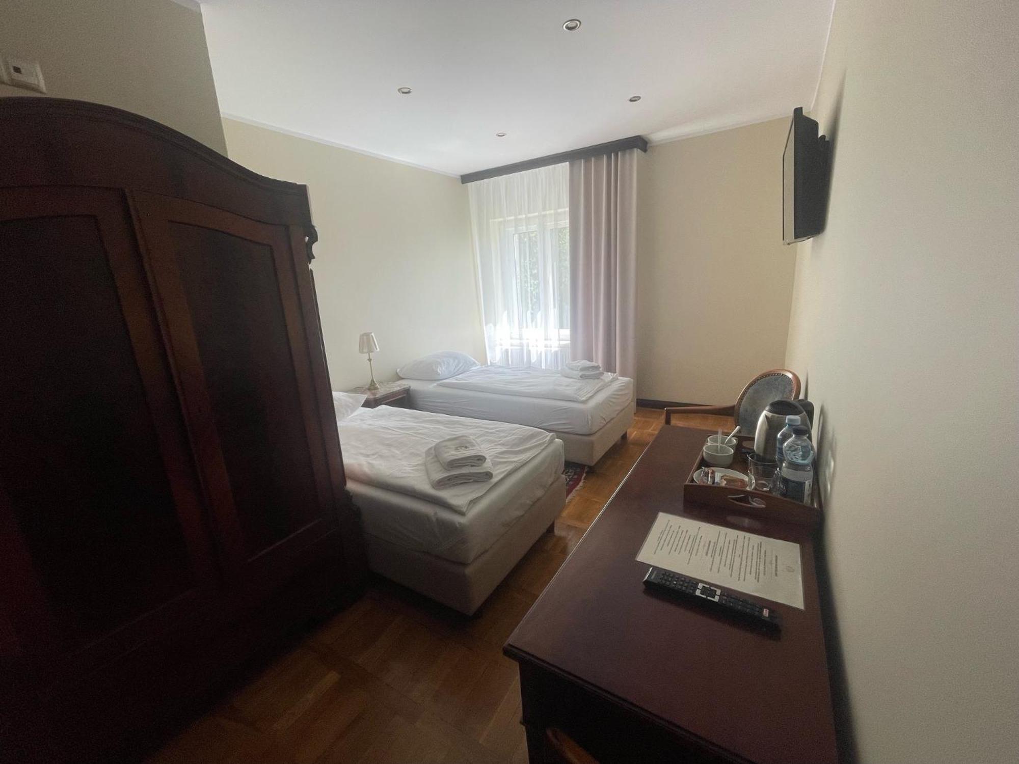 Palac Klanino Bagian luar foto